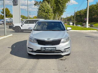 2017 Kia Rio III Рестайлинг, серебристый, 857000 рублей, вид 2