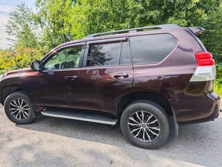 2012 Toyota Land Cruiser Prado 150 Series, пурпурный, 3000000 рублей, вид 3
