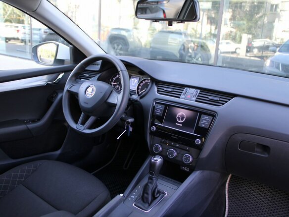 2020 Skoda Octavia III (A7) Рестайлинг, белый - вид 8