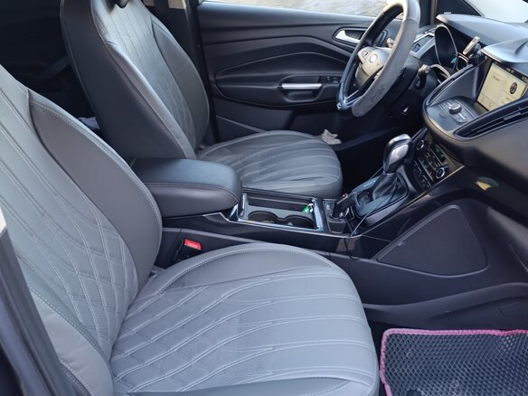 2017 Ford Kuga II Рестайлинг, серый, 1575000 рублей - вид 9