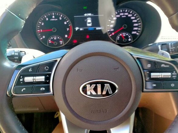 2019 Kia Optima IV Рестайлинг, белый, 2200000 рублей - вид 6