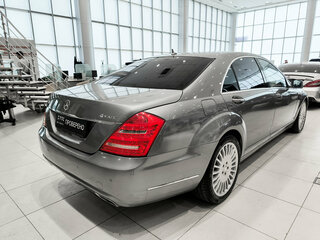 2010 Mercedes-Benz S-Класс 500 Long V (W221) Рестайлинг, серый, 1700000 рублей, вид 5
