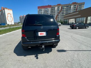 2000 Mercedes-Benz M-Класс 430 I (W163), чёрный, 1000000 рублей, вид 4
