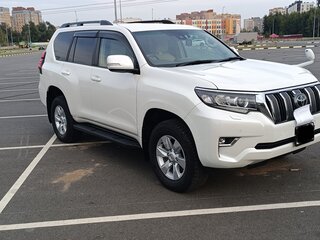 2021 Toyota Land Cruiser Prado 150 Series Рестайлинг 3, белый, 5700000 рублей, вид 3