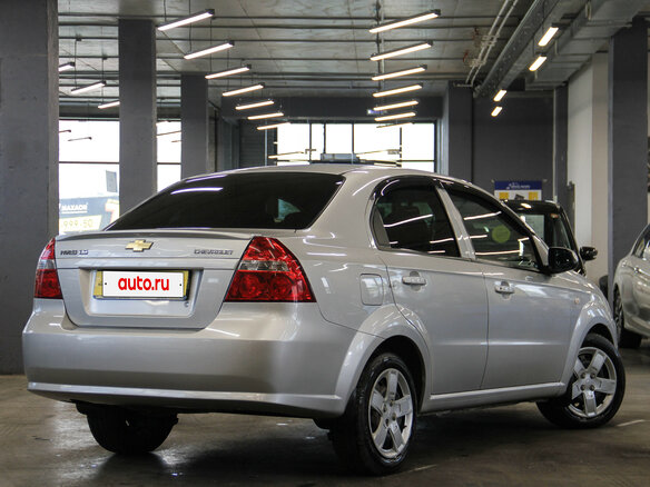 2010 Chevrolet Aveo I Рестайлинг, серебристый, 495000 рублей - вид 3