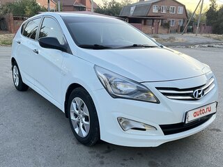 2015 Hyundai Solaris I Рестайлинг, белый, 1200000 рублей, вид 2