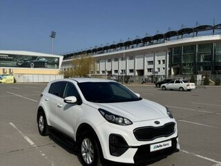 2020 Kia Sportage IV Рестайлинг, белый, 2050000 рублей, вид 2
