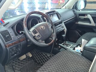 2011 Toyota Land Cruiser 200 Series, чёрный, 3000000 рублей, вид 5
