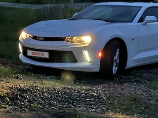 2018 Chevrolet Camaro VI, белый, 3099000 рублей, вид 2
