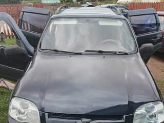 2011 Chevrolet Niva I Рестайлинг, чёрный, 360000 рублей, вид 1