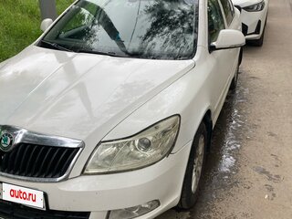 2012 Skoda Octavia II (A5) Рестайлинг, белый, 600000 рублей, вид 1