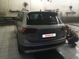 2019 Volkswagen Tiguan II, серебристый, 2150000 рублей, вид 2