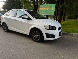 2012 Chevrolet Aveo II, белый, 600000 рублей, вид 1