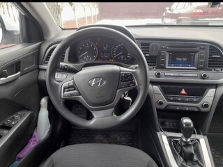2017 Hyundai Elantra VI (AD), белый, 1200000 рублей, вид 3