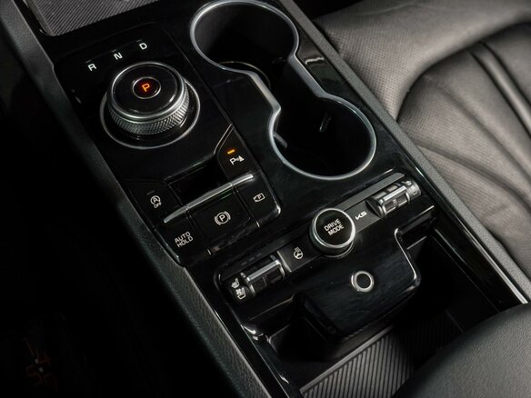 2024 Kia K5 III Рестайлинг, белый, 4509000 рублей - вид 28