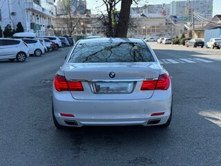 2008 BMW 7 серии Long 740Li V (F01/F02/F04), белый, 1600000 рублей, вид 5