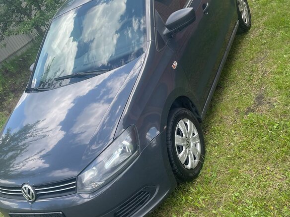 2013 Volkswagen Polo V, серый, 720000 рублей - вид 4