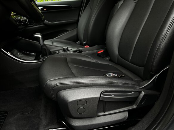 2020 BMW X2 xDrive18d I (F39), серый - вид 34