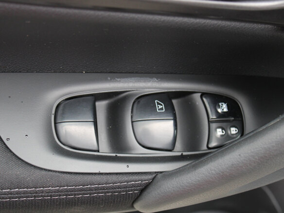 2017 Nissan Qashqai II, серебристый - вид 11