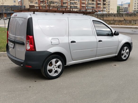 2015 Lada (ВАЗ) Largus I, серебристый, 700000 рублей - вид 2