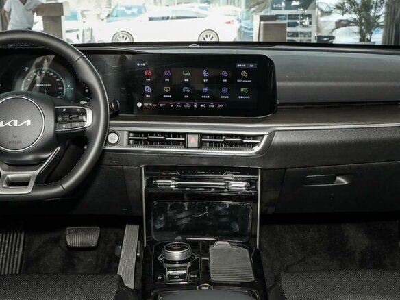 2025 Kia K5 III, белый, 3165000 рублей - вид 17