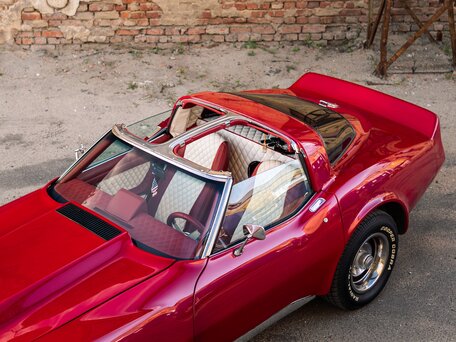 1985 Chevrolet Corvette C4, красный, 3400000 рублей, вид 3