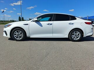 2019 Kia Optima IV Рестайлинг, белый, 1800000 рублей, вид 5