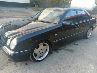 1998 Mercedes-Benz E-Класс AMG 55 AMG II (W210, S210), синий, 1599999 рублей, вид 3