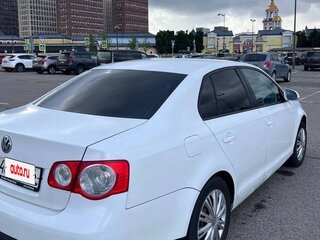 2010 Volkswagen Jetta V, белый, 700000 рублей, вид 3