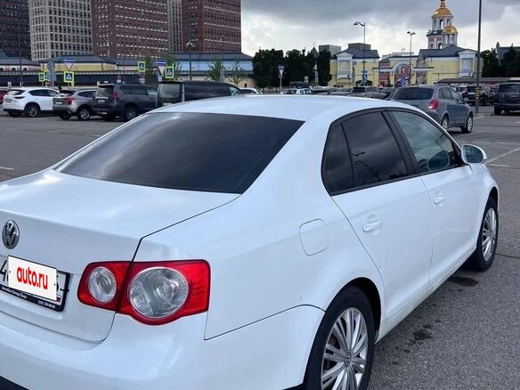 2010 Volkswagen Jetta V, белый, 700000 рублей - вид 2