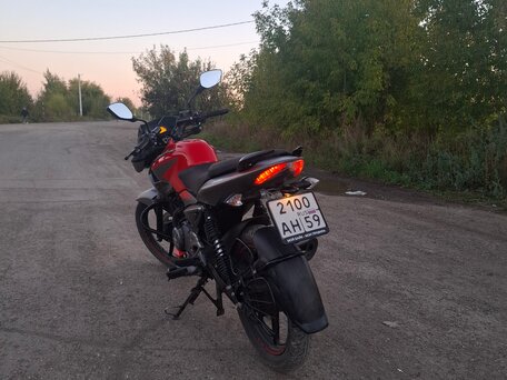 2022 Bajaj Pulsar NS 125, красный, 120000 рублей, вид 4