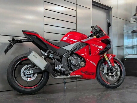 2025 Voge 525RR, красный, 539100 рублей, вид 4