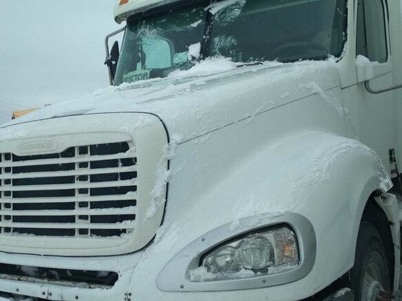 2004 Freightliner Columbia, белый, 1850000 рублей