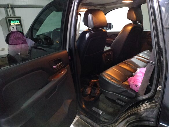 2008 Chevrolet Tahoe III, чёрный, 1600000 рублей - вид 9