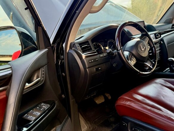 2016 Lexus LX 570 III Рестайлинг 2, чёрный, 8050000 рублей - вид 7