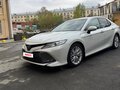 2020 Toyota Camry VIII (XV70), белый, 3400000 рублей