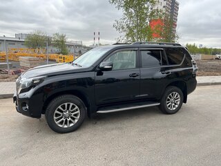 2016 Toyota Land Cruiser Prado 150 Series Рестайлинг 1, чёрный, 3530000 рублей, вид 4