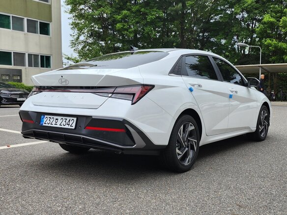 2025 Hyundai Avante VII Рестайлинг, серый, 2780000 рублей - вид 6