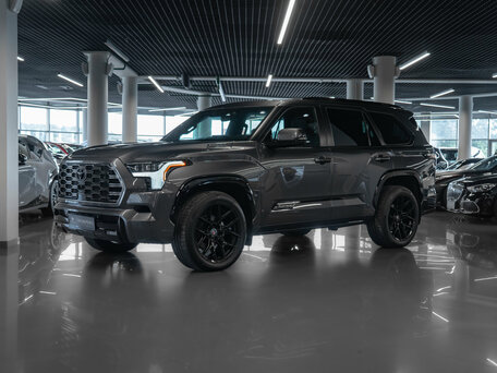 Toyota Sequoia III