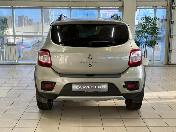 2016 Renault Sandero Stepway II, бежевый, 690000 рублей - вид 3