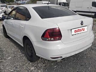 2016 Volkswagen Polo V Рестайлинг, белый, 475000 рублей, вид 1