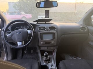 2010 Ford Focus II Рестайлинг, серебристый, 710000 рублей, вид 5
