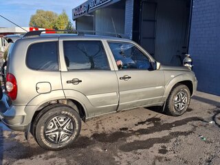 2012 Chevrolet Niva I Рестайлинг, серый, 440000 рублей, вид 2