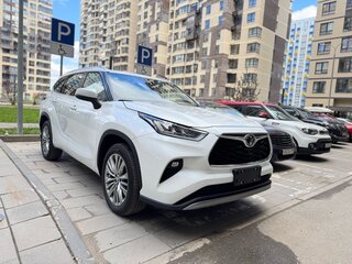 2025 Toyota Highlander IV (XU70), белый, 6850000 рублей, вид 3
