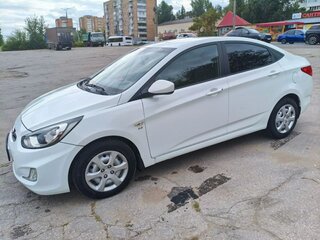 2013 Hyundai Solaris I, белый, 780000 рублей, вид 5