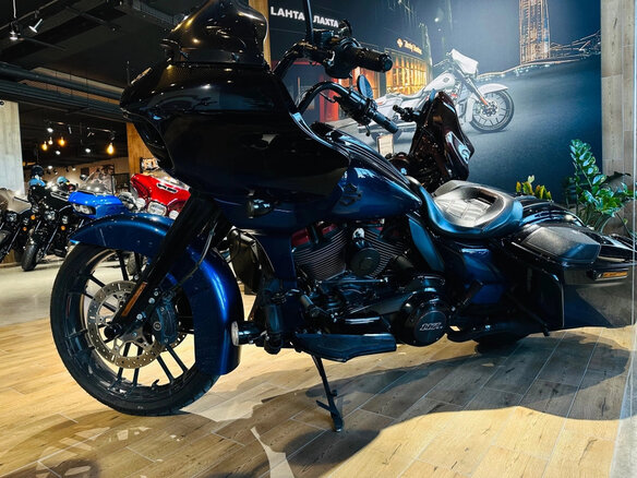2019 Harley-Davidson CVO Road Glide, чёрный, 2250000 рублей - вид 6