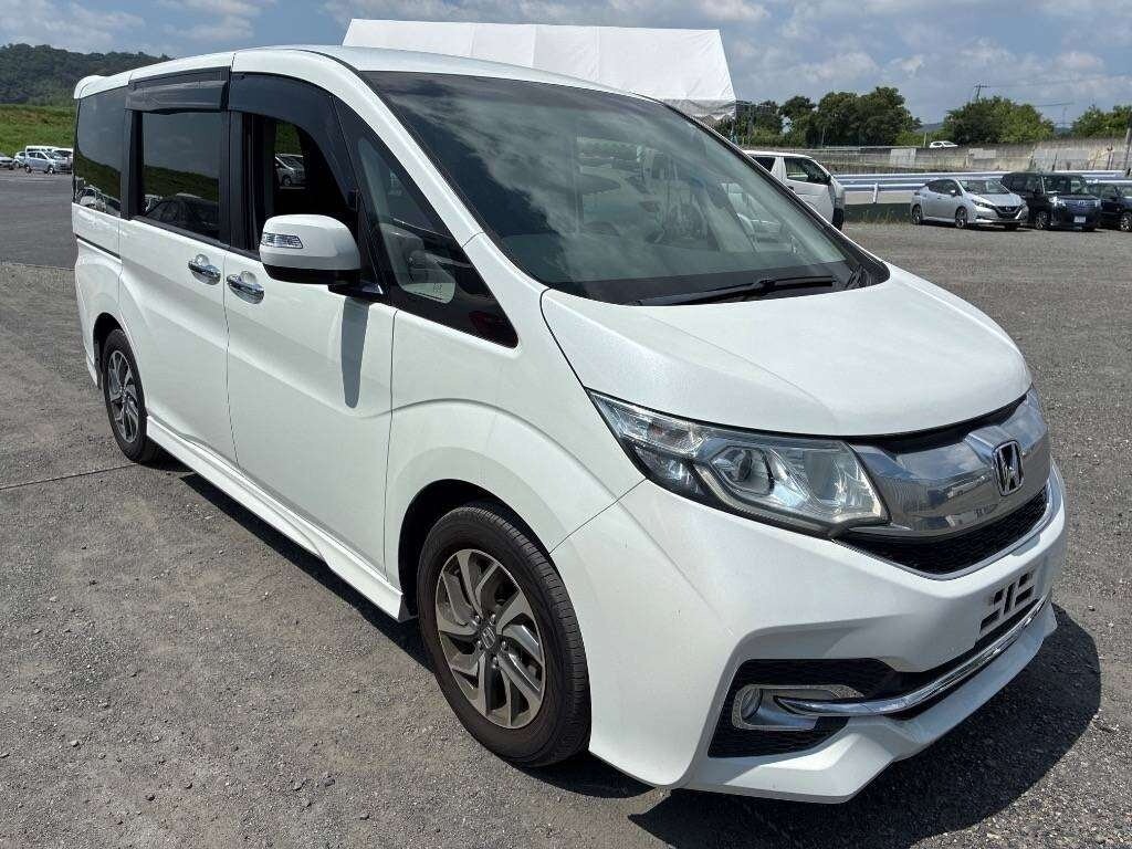 Открыть фотографии: Honda Stepwgn V