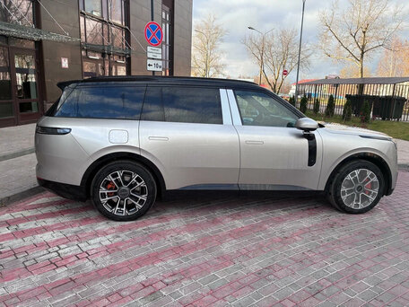 2025 Lynk & Co 900, серебристый, 7150000 рублей, вид 2