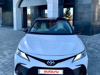2019 Toyota Camry VIII (XV70), белый, 2250000 рублей, вид 2