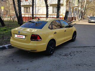 2018 Volkswagen Polo V Рестайлинг, жёлтый, 545000 рублей, вид 5